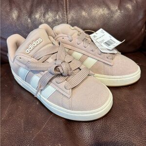 Adidas Grand Court Alpha 00
Women’s Size 9
New with tags, no box